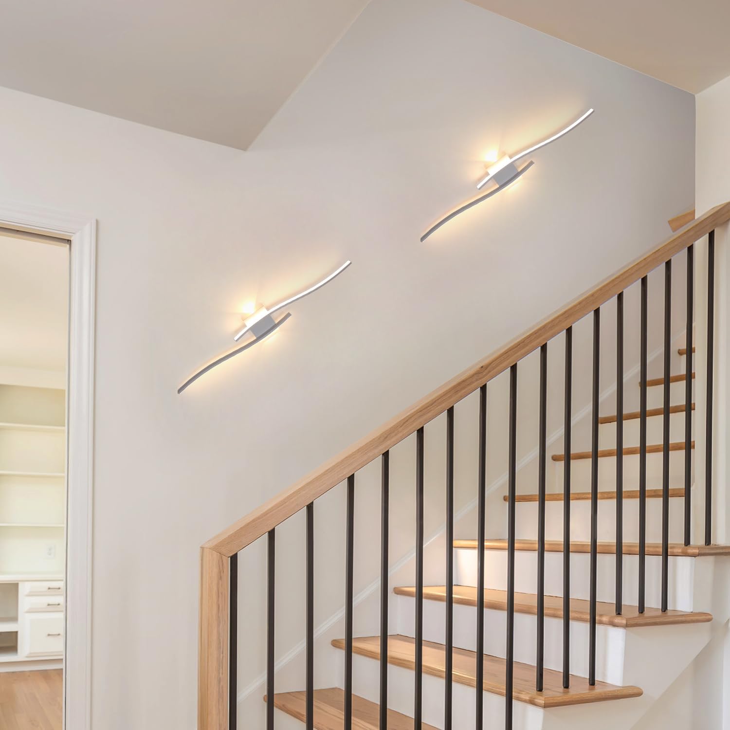 Minimalistyczna Lampa Ścienna LED z Łukiem