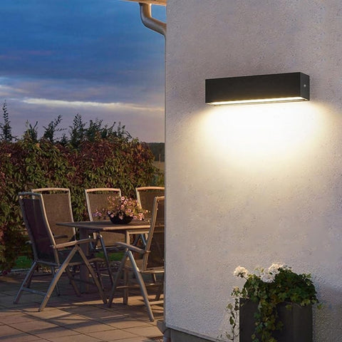 Nowoczesna Zewnętrzna Lampa Ścienna LED 16W Czarna IP65 3000K