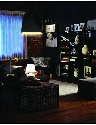 Prosta czarna metalowa lampa wisząca z aluminiowym trzonkiem E27 - do przedpokoju, salonu, kuchni, sypialni.