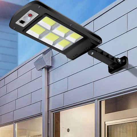 Zewnętrzne lampy solarne Wodoodporne IP65 [Klasa energetyczna A+]
