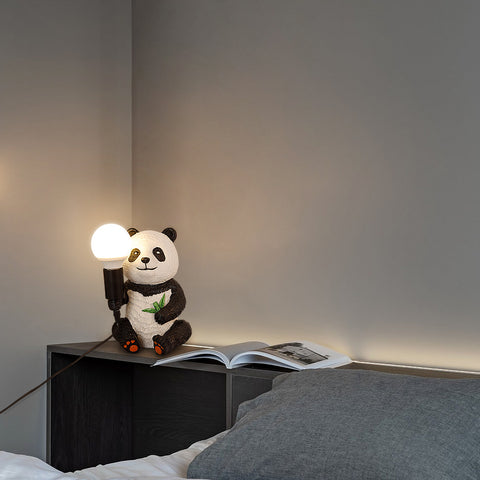 Designerskie lampy stołowe z żywicy Panda, nowoczesna kreatywna lampka nocna z przewodem wtykowym, lampa biurkowa LED Animal