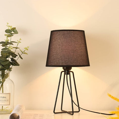 Lampka nocna, nowoczesna lampa stołowa na biurko z pustą metalową podstawą w kształcie koszyka, lampa stołowa z czarnego materiału do sypialni, salonu, biura