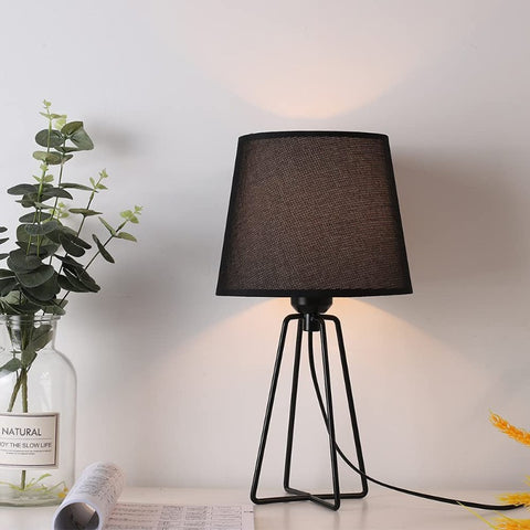 Lampka nocna, nowoczesna lampa stołowa na biurko z pustą metalową podstawą w kształcie koszyka, lampa stołowa z czarnego materiału do sypialni, salonu, biura