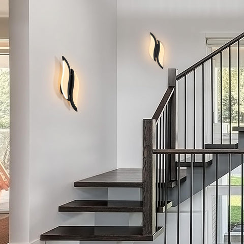 Kinkiet wewnętrzny LED, nowoczesny kinkiet 12W 2300 lm, oświetlenie akrylowe kinkiet do salonu sypialnia schody 3000K ciepłe białe światło czarny kolor