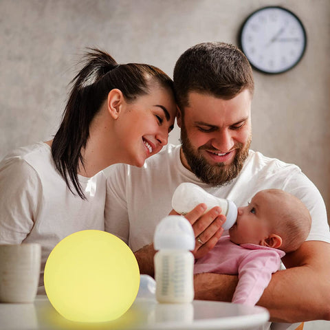 Lekka kula Lampa biurkowa LED 15 cm, 16 kolorów RGB z możliwością ściemniania i 4 tryby, lampka nocna LED z pilotem do sypialni, salonu, pokoju dziecięcego, ślubu, wymienna bateria